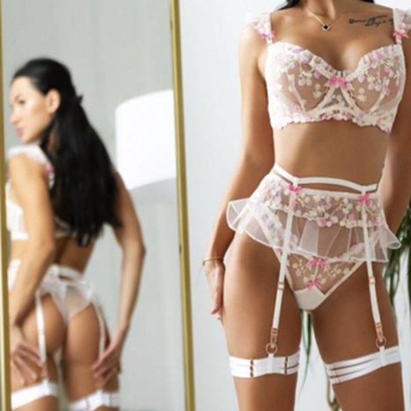 Bianca - Lingerie Blanche avec Broderies Florales
