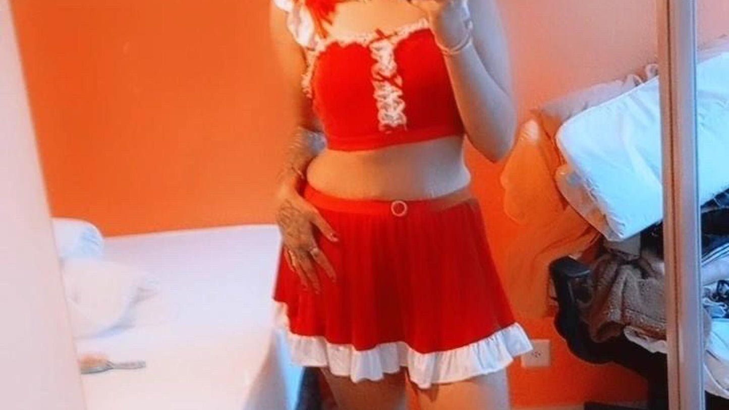 Céleste – Edles Red Velvet Outfit