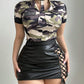 Lara – Camouflage-Outfit und Kunstlederrock